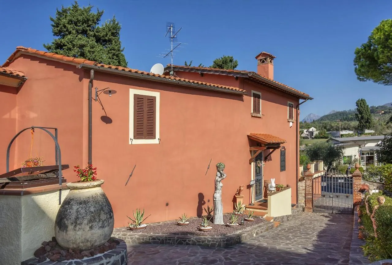 Casale Belvedere L'Ulivo E La Terrazza Massarosa Prázdninový dům