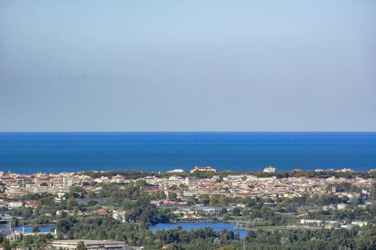 Casale Belvedere L'Ulivo E La Terrazza Massarosa