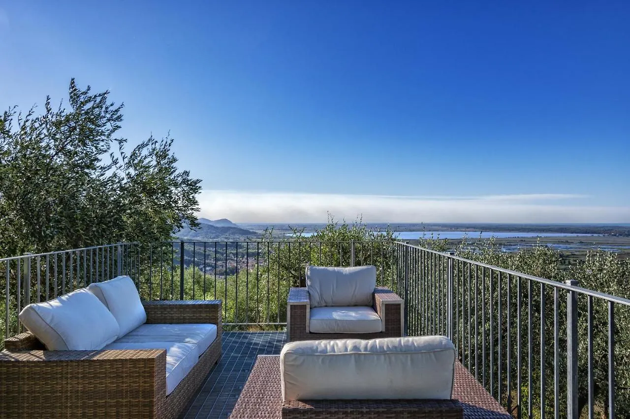 Casale Belvedere L'Ulivo E La Terrazza Massarosa